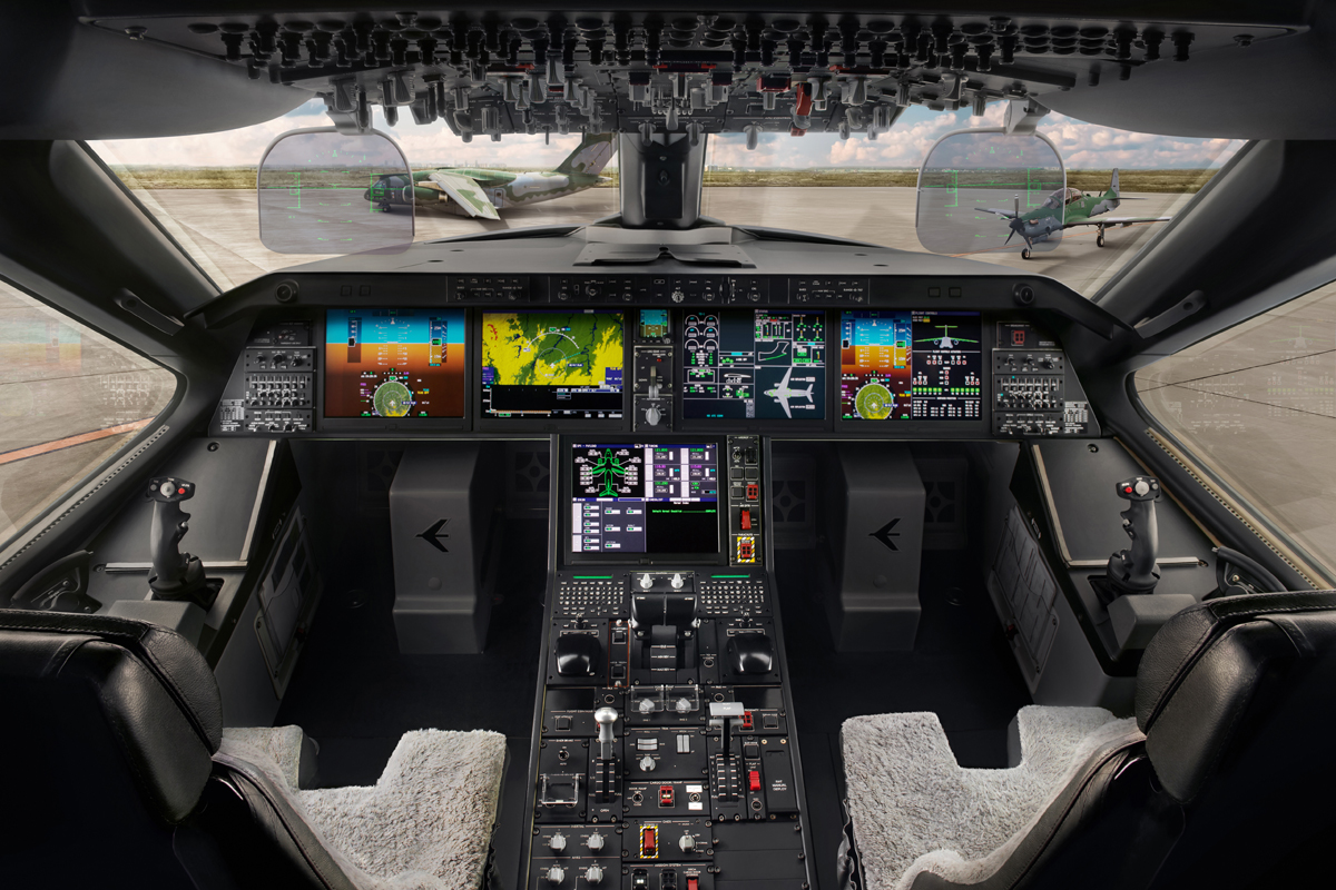 KC-390-Cockpit.jpg